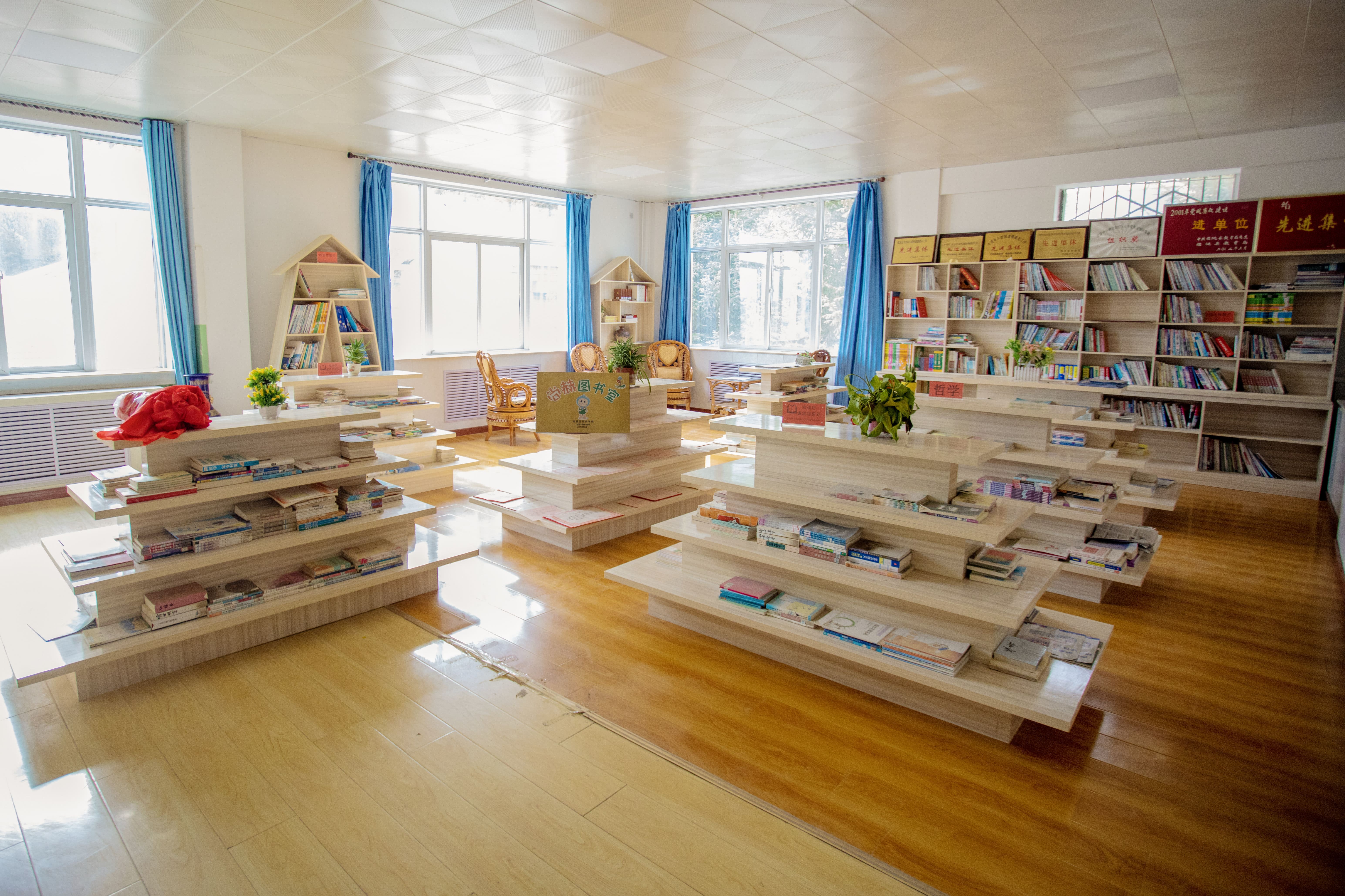 天津高校大学生记者走进必一网页版登录入口公益小学开展“书香悦读,筑梦成长”活动 天津高校大学生记者走进必一网页版登录入口公益小学开展“书香悦读,筑梦成长”活动